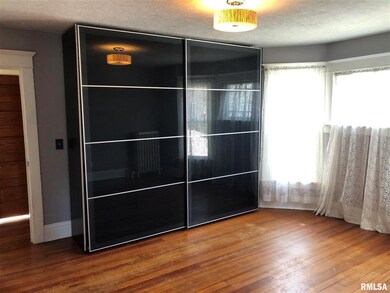 720 E High St, Davenport, IA 52803 - photo 5