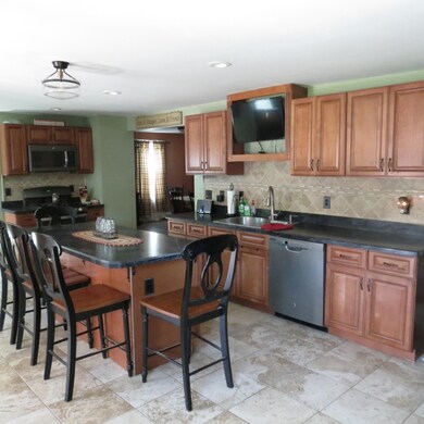 Fully Applianced Kitchen