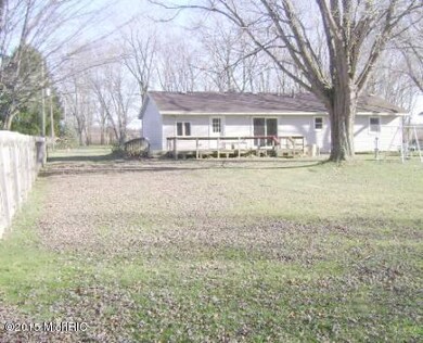 15156 Algonquin Rd, Three Oaks, MI 49128 - photo 3