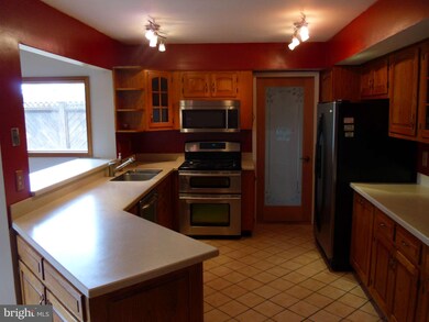 3622 Majestic Ln, Bowie, MD 20715 - photo 4