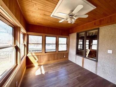 107 E Sunnyside Dr, Caledonia, MN 55921 - photo 6