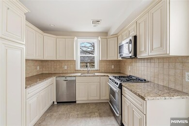 168 Woodside Ave unit 2, Ridgewood, NJ 07450 - photo 2