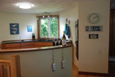 414 Middlebridge Rd, Wakefield, RI 02879 - photo 2