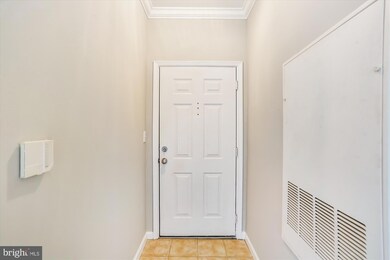 13500 Derry Glen Ct unit 402, Germantown, MD 20874 - photo 2