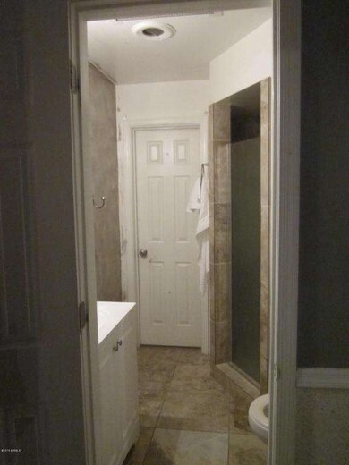 Hall Bath.JPG