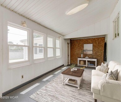 19-web-or-mls-2025 07 24 - 213JohnsAve-E