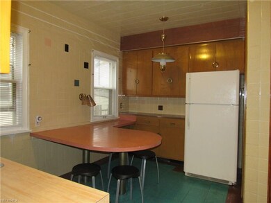 1st floor unit eat in Kitchen