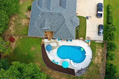 alvin blvd front pic9