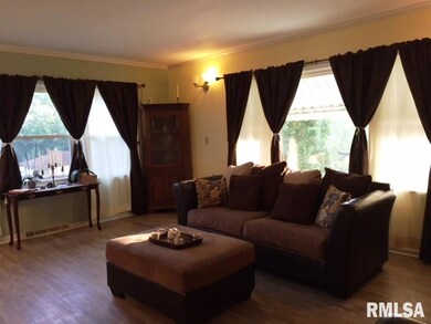 4310 N Hancock Ave, Davenport, IA 52806 - photo 3