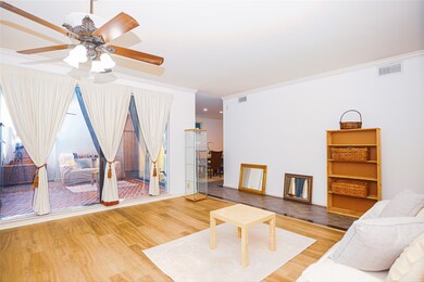 284 Litchfield Ln, Houston, TX 77024 - photo 6