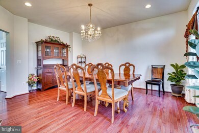 9054 John Sutherland Ln, Lorton, VA 22079 - photo 6