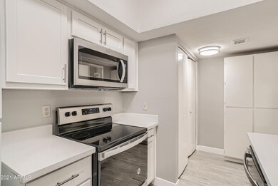 7-009328595-08 Kitchen