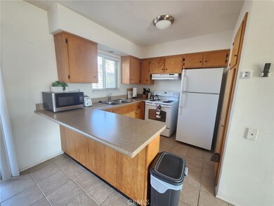 73636 Cactus Dr unit C, Twentynine Palms, CA 92277 - photo 4