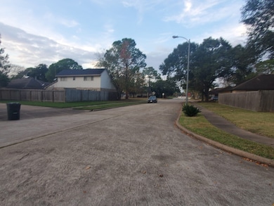 8506 Heatherbank Dr, Houston, TX 77095 - photo 4