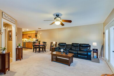 8 Rockwood Cir, Bedford, TX 76021 - photo 6