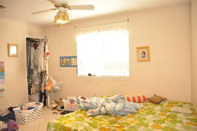 9510 Kingsvalley St, Houston, TX 77075 - photo 5