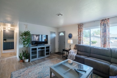 1102 NE 16th Ave, Albany, OR 97321 - photo 7