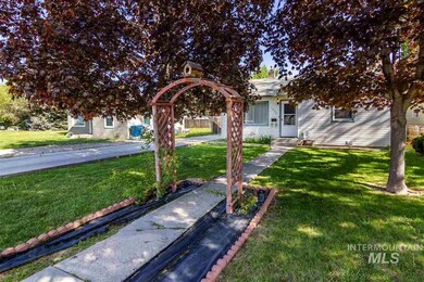 1320 E Dewey Ave, Nampa, ID 83686 - photo 2