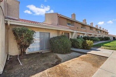 16465 Green Tree Blvd unit 11, Victorville, CA 92395 - photo 2