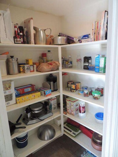 Walk-in Pantry