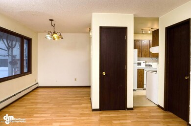 3004 W Northern Lights Blvd-large-002-Di