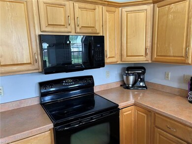 27002 Glenside Ln, Olmsted Falls, OH 44138 - photo 6