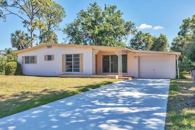 2538 Lakeshore Cir, Port Charlotte, FL 33952 - photo 5