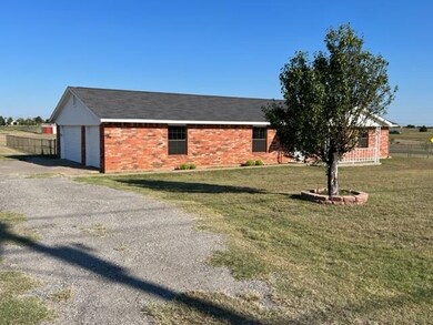 12740 NE Tony Creek Rd, Elgin, OK 73538 - photo 2
