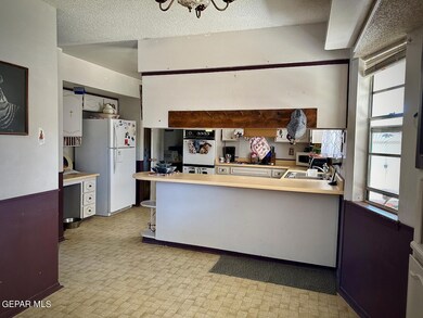 1905 Crow Dr, El Paso, TX 79935 - photo 6