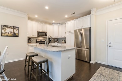 Beautifully appointed Kitchen w/Granite Island & C