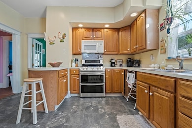 71 Highland St, New Bedford, MA 02740 - photo 4