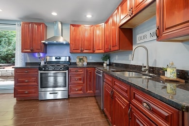 494 Salem St, Malden, MA 02148 - photo 3