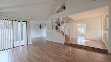 95 W Yale Loop unit 3, Irvine, CA 92604 - photo 3