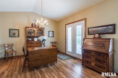 1215 Emerald Woods Ct, Davenport, IA 52806 - photo 6