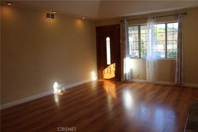 21918 Martinez St, Woodland Hills, CA 91364 - photo 4