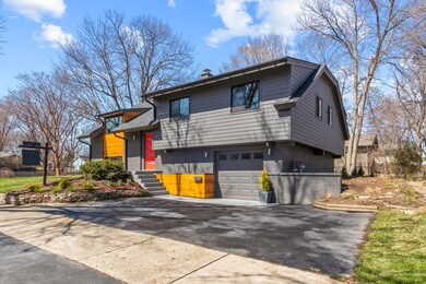 1060 Laurel Ln, Naperville, IL 60540 - photo 3