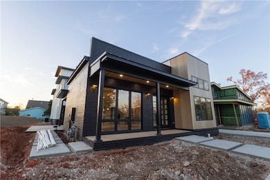 212 SW Glover St, Bentonville, AR 72712 - photo 2