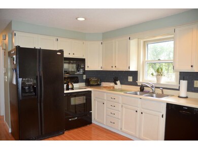 228 Crosbie St, Manchester, NH 03104 - photo 5