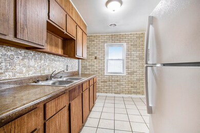 2132 Lewis Dr kitchen