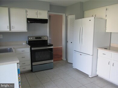 8 Candlewood Ct, Newtown, PA 18940 - photo 5