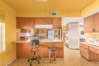 Kitchen Bar