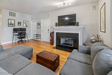 1807 W Addison St unit 2E, Chicago, IL 60613 - photo 5