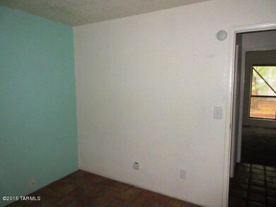 BEDROOM 1 (2)