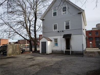 9 Thackeray St, Providence, RI 02907 - photo 3