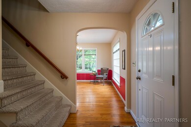 664 Winchill St-19