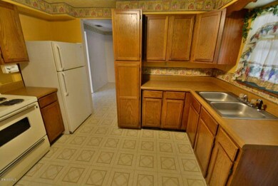 05 kitchen