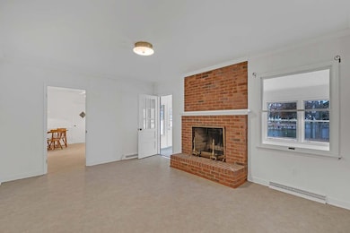 373 E Fairway Dr, Kilmarnock, VA 22482 - photo 7