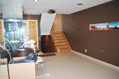 BRIGHT AND LARGE LIVING ROOM