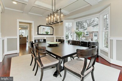 1006 Hillcrest Dr SW, Vienna, VA 22180 - photo 3