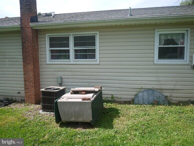 604 Lynn Way, Sykesville, MD 21784 - photo 5